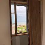 Juste Au Dessus De La