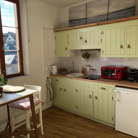 Juste Au Dessus De La