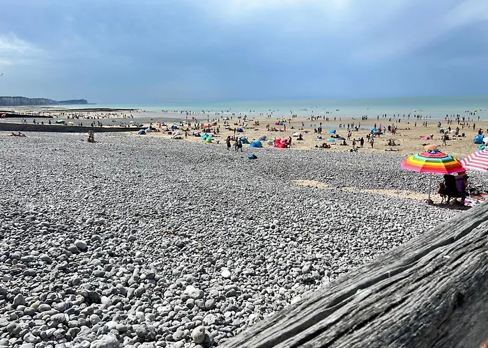 Juste Au Dessus De La *